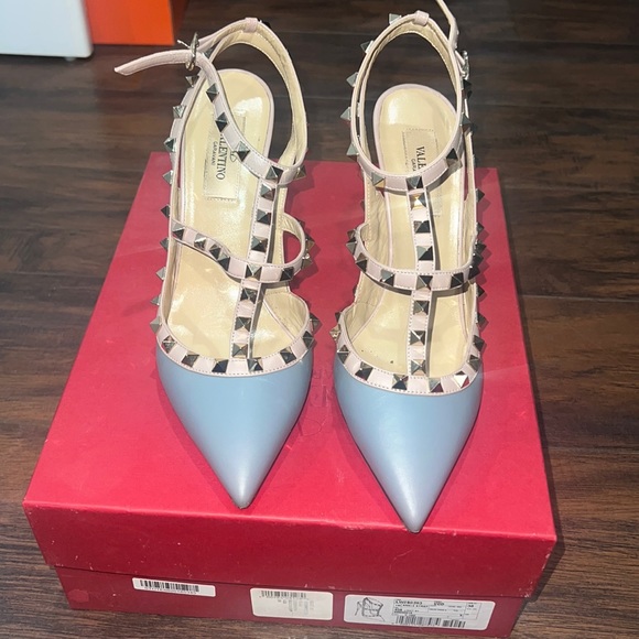 Valentino heels - Picture 1 of 4